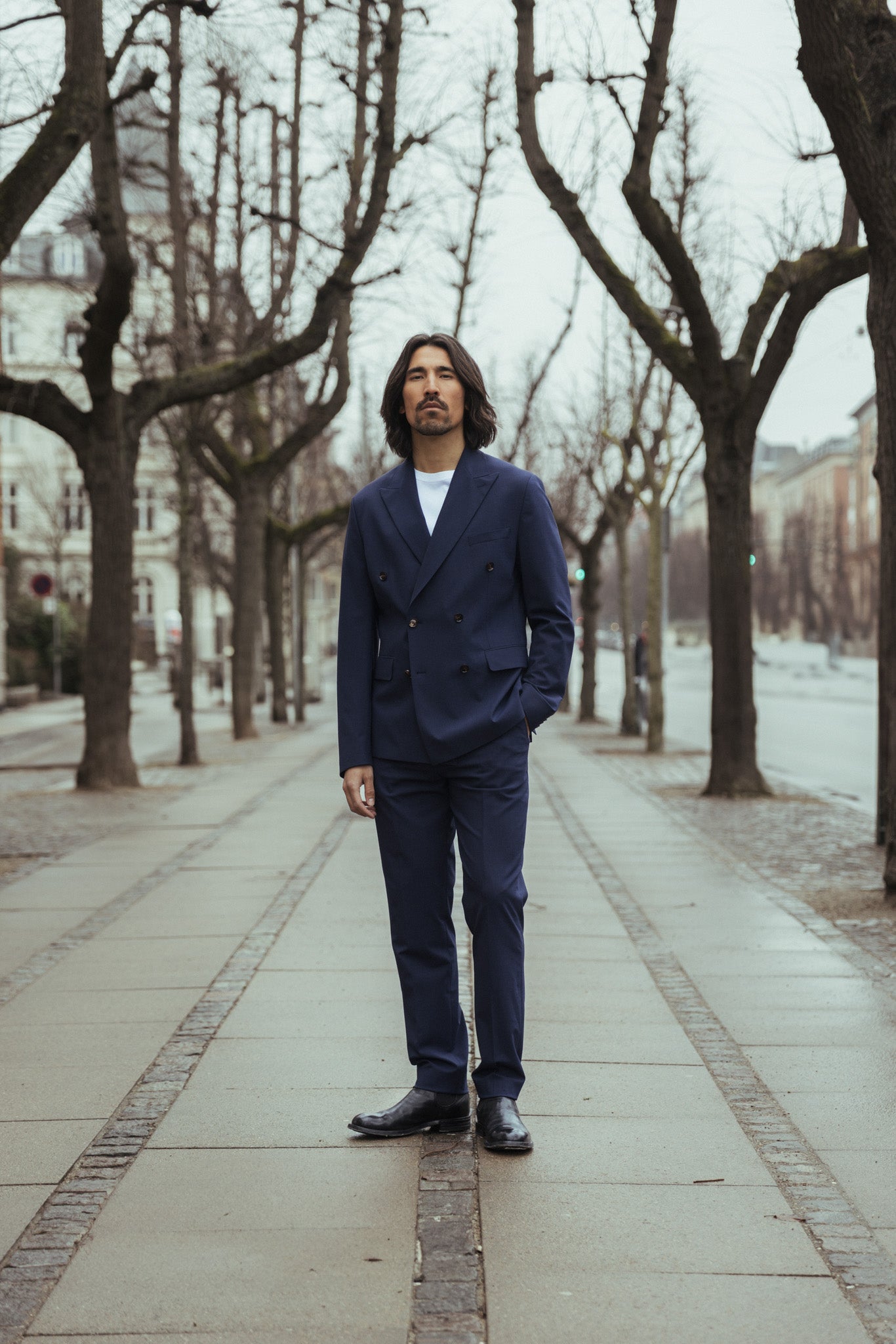 Modelshot / Navy / Detail